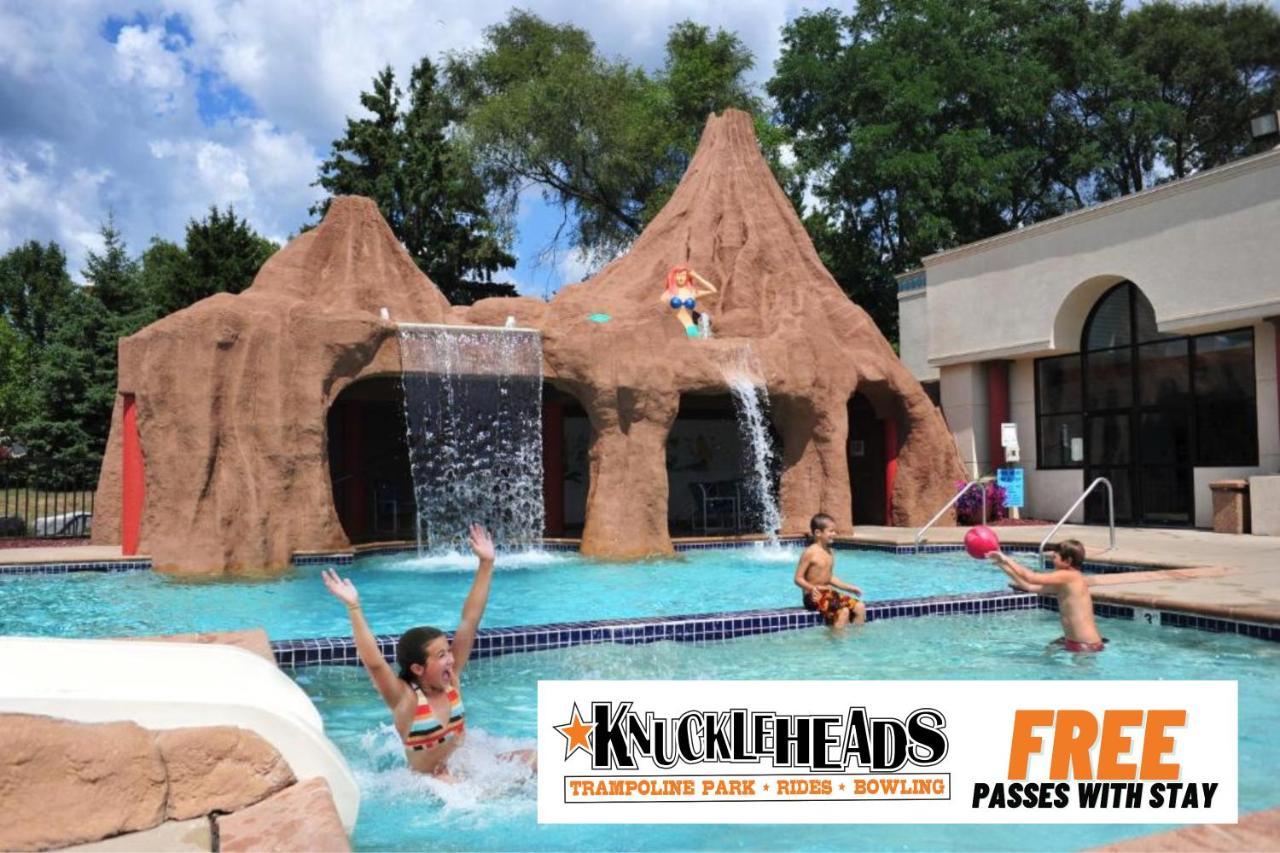Atlantis Family Waterpark Hotel, Ascend Hotel Collection Lake Delton エクステリア 写真