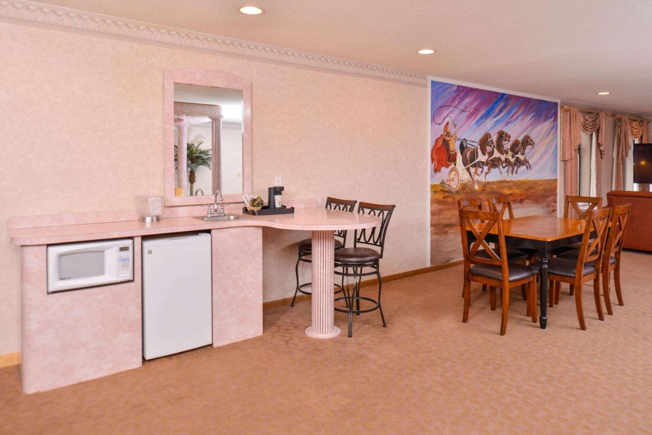 Atlantis Family Waterpark Hotel, Ascend Hotel Collection Lake Delton エクステリア 写真