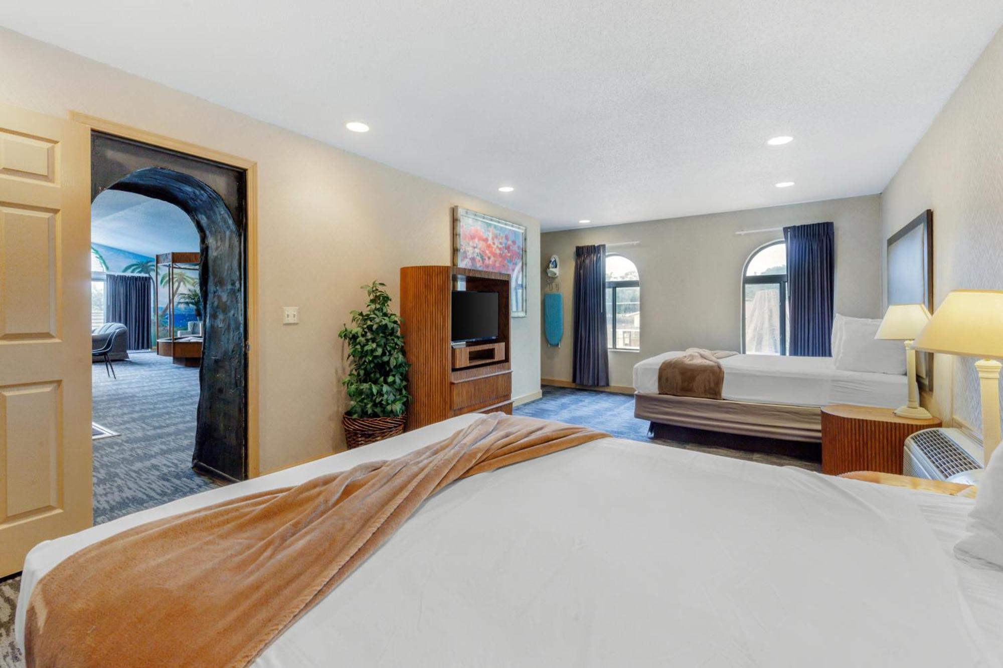 Atlantis Family Waterpark Hotel, Ascend Hotel Collection Lake Delton エクステリア 写真