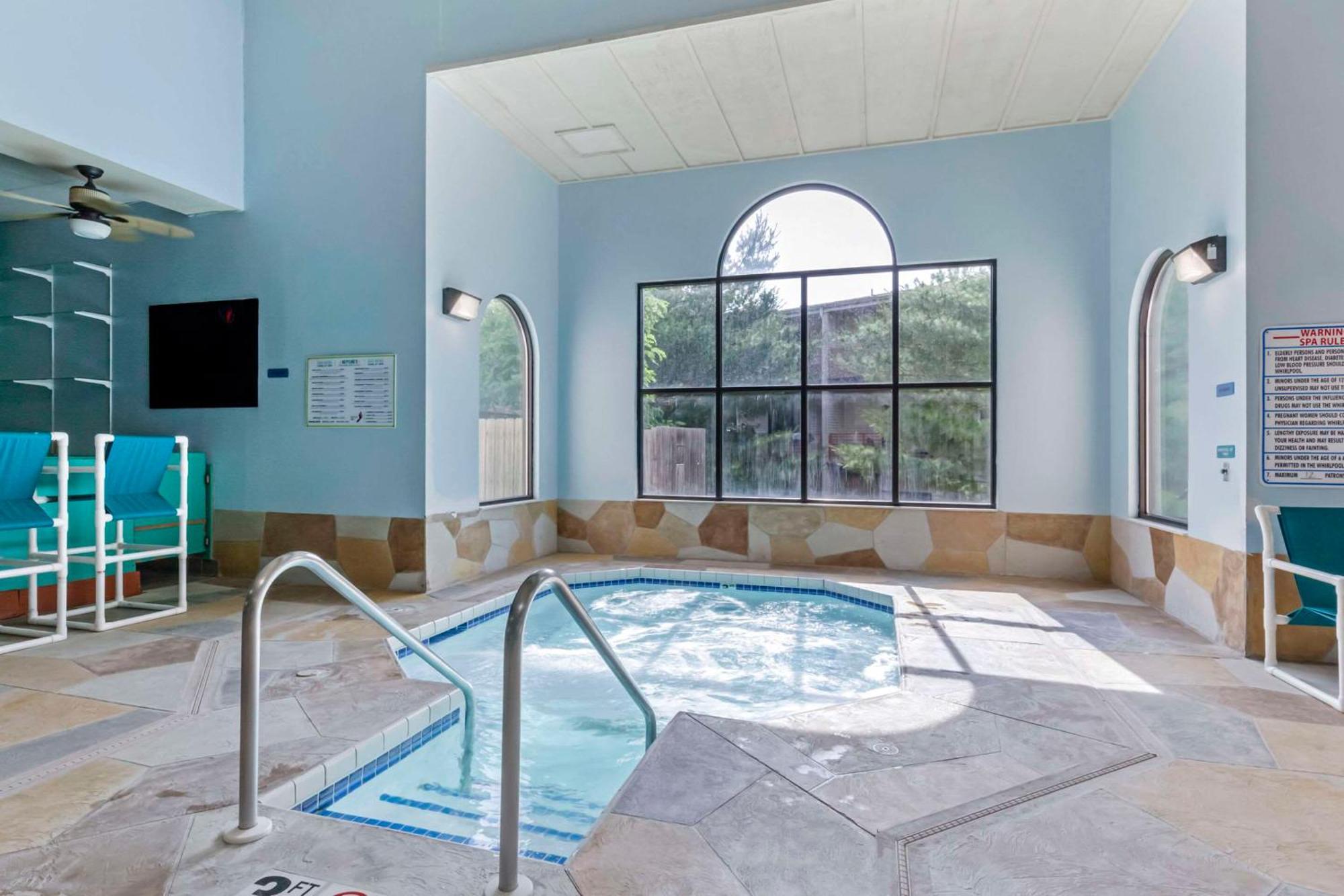 Atlantis Family Waterpark Hotel, Ascend Hotel Collection Lake Delton エクステリア 写真